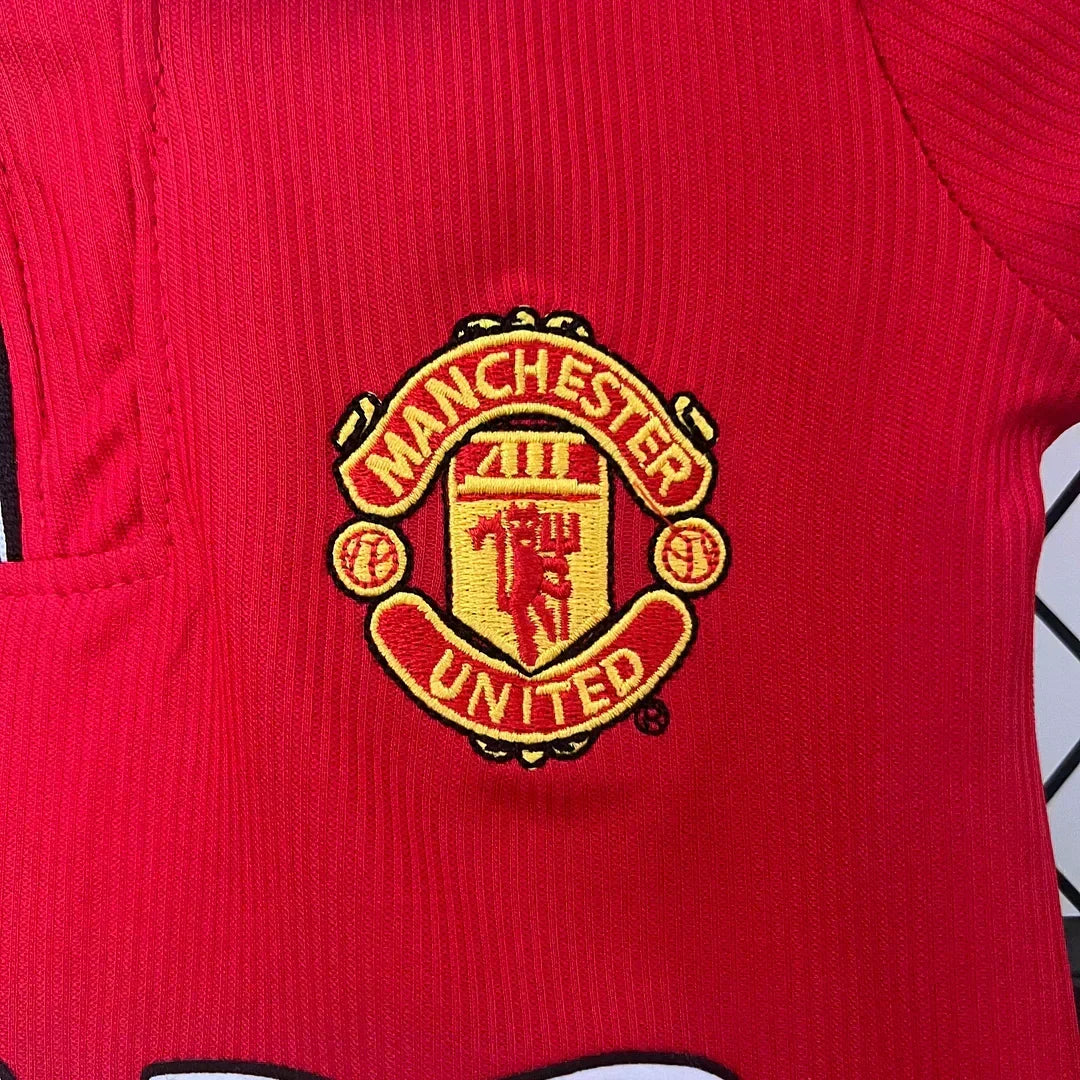 Kids Retro Manchester United Home Kit 98/99
